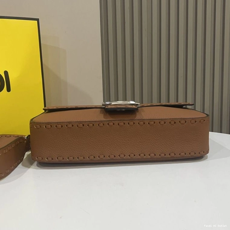 Vintage HOT Baguette Medium In Selleria Romano Brown Fendi Bag Leather Cuoio 0725